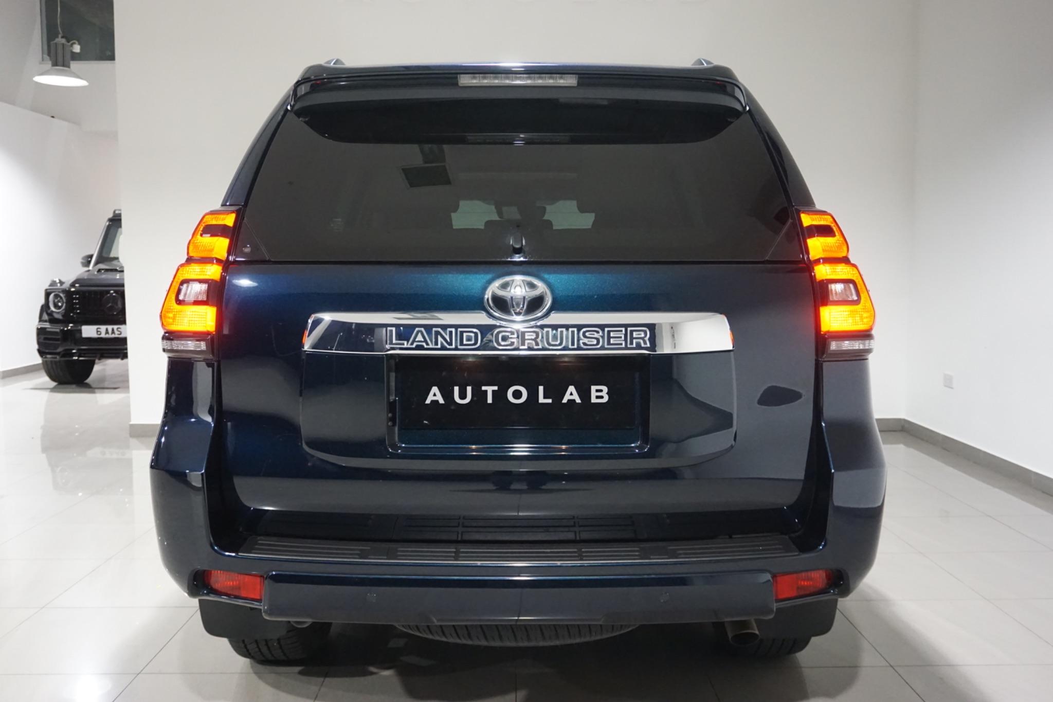 Toyota Land Cruiser 2.8D Invincible Auto 4WD Euro 6 (s/s) 5dr (7 Seat)